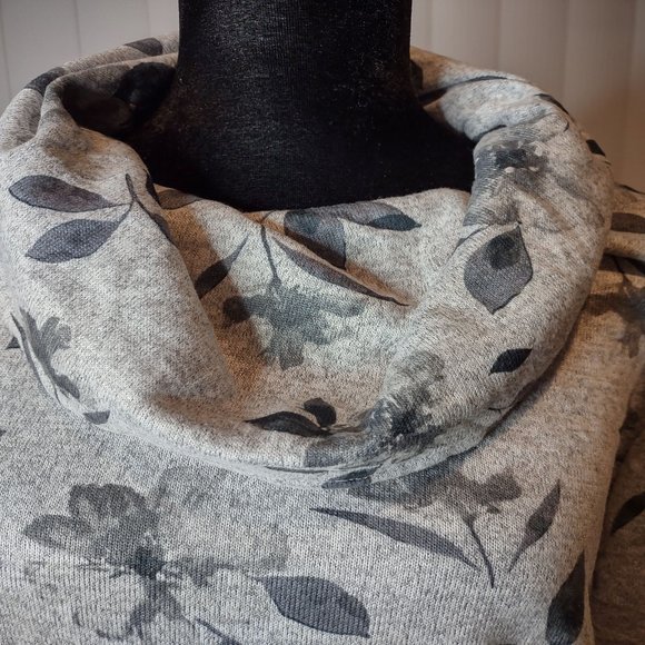 NWT Croft & Barrow® 3/4 Sleeve Cowlneck Top Gray Black Floral Women's Small NEW - Picture 2 of 10